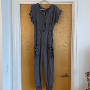 ANTHRO GRAY JUMPSUIT, SIZE XS